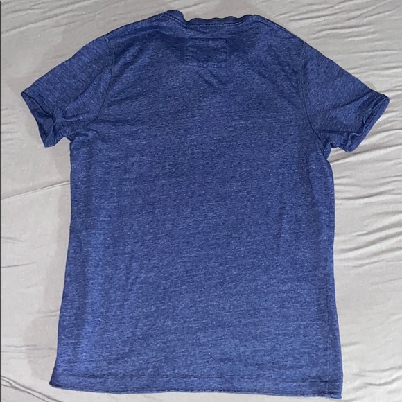 A T shirt - Picture 2 of 5